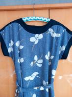 Robe  classique,  avec ceinture, Enlèvement ou Envoi