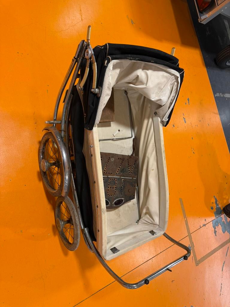 Antieke babywagen, Fietsen en Brommers, Ophalen, Zo goed als nieuw