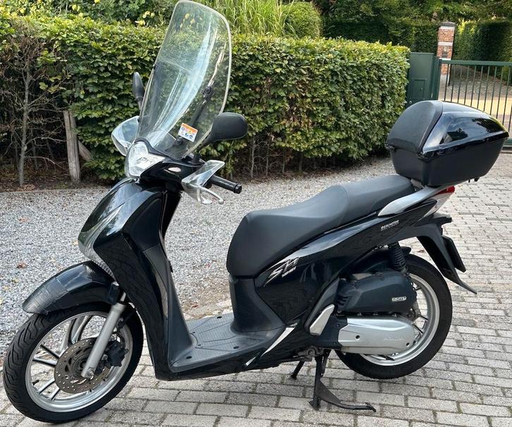 Trottinette Honda SH 125 ABS (permis de conduire B), Vélos & Vélomoteurs, Scooters | Marques Autre, Utilisé, Classe B (45 km/h)