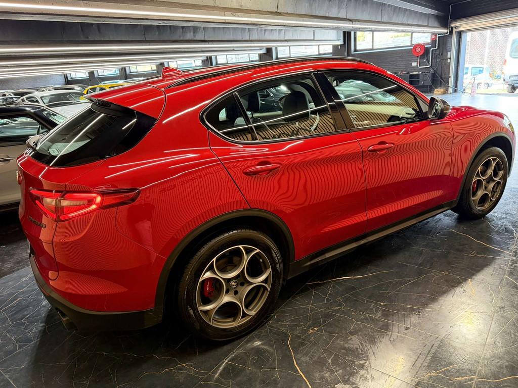 Alfa Romeo Stelvio 2.0T AWD Super * GARANTIE 12 MOIS *, Autos, Alfa Romeo, Achat, Euro 6, Entreprise, Noir