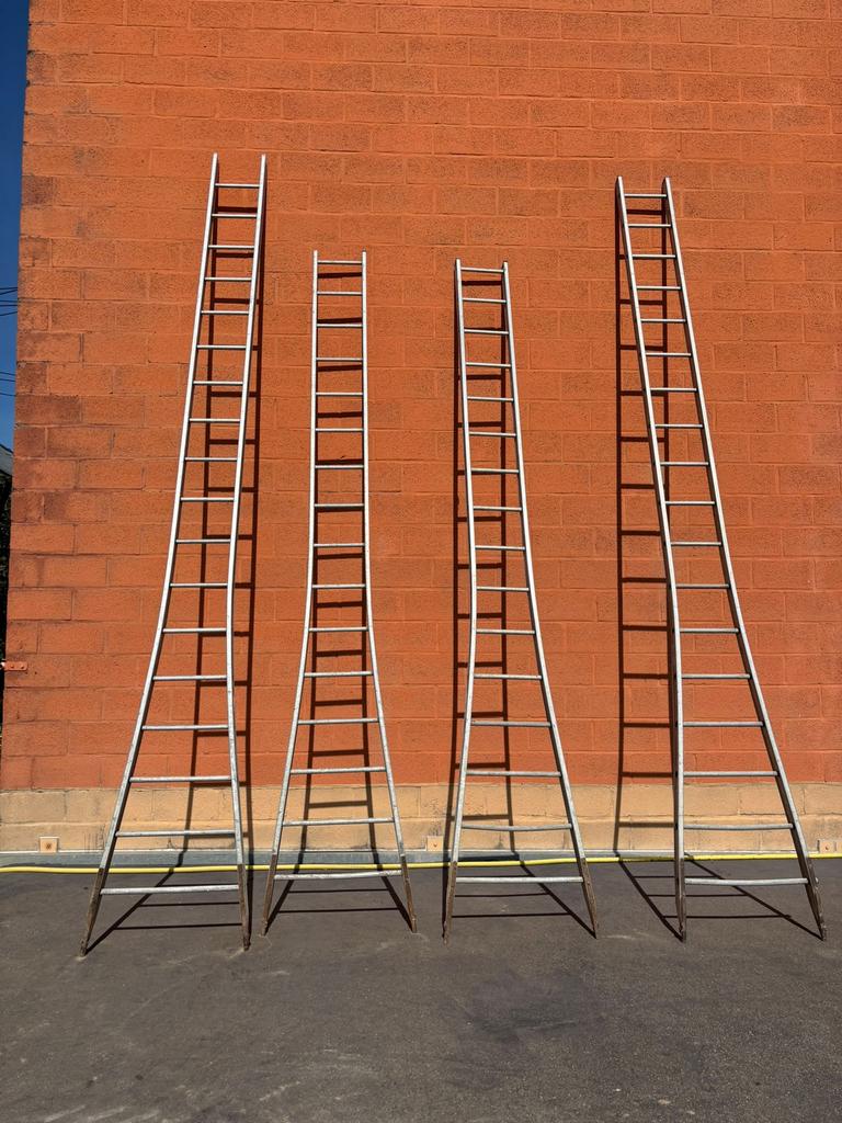 Ladder 4 stuks in goede staat, Bricolage & Construction, Échafaudages, Utilisé, Enlèvement