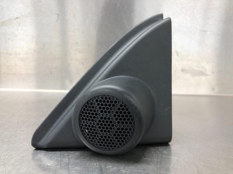 HAUT PARLEUR / ENCEINTE Toyota Auris (E18) (|6749202380|), Dhr. M. Roggen, Toyota, Stadsweg 37 37
9917 PV  WIRDUM GR., NL, Utilisé