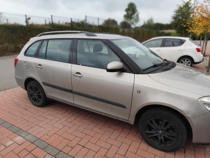 Skoda fabia diesel, Autos, Skoda, Particulier, Fabia, Attache-remorque, Diesel, 5 portes, Boîte manuelle, Beige, Gris, Tissu, Traction avant