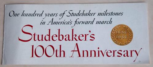 Foldertje STUDEBAKER History 100 Years 1852 - 1952, Boeken, Auto's | Folders en Tijdschriften, Verzenden