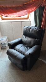 Zwarte leren fauteuil, Ophalen, 125 tot 150 cm, Leer, Zo goed als nieuw