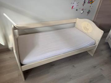 Disney Winnie 140 cm uitschuifbaar bed en kokosmatras beschikbaar voor biedingen