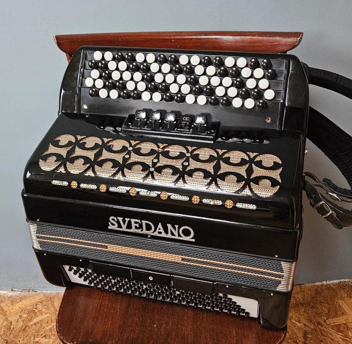 Accordeon Svedano do1 met garantie, Muziek en Instrumenten, Accordeons, Gebruikt, Knopaccordeon, 120-bas, Weltmeister, Met koffer