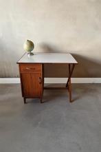 Vintage bureau, Ophalen, Zo goed als nieuw, Bureau