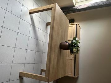 Eetplaats ( tafel, dressoir, tv-meubel, samontafel ) beschikbaar voor biedingen