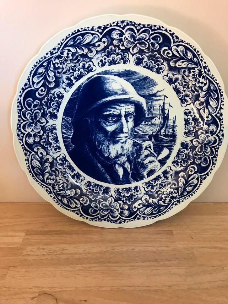 Sierbord Boch Frères XXL visser met pijp retro, Antiek en Kunst, Antiek | Wandborden en Tegels, Ophalen of Verzenden