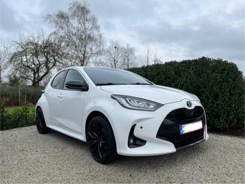 Toyota yaris 1.5 hybride iconic full option  beschikbaar voor biedingen