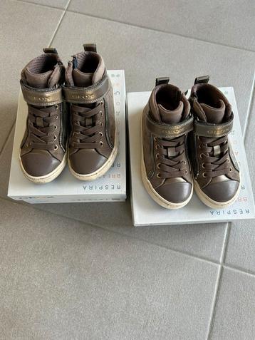 2 paar hoge schoenen Geox maat 27 en 29 taupe/goud beschikbaar voor biedingen