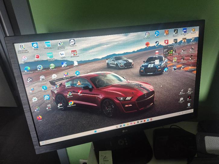 TK: LG 27 inch LCDschermen, Computers en Software, Monitoren, Gebruikt, 60 Hz of minder, DisplayPort, DVI, HDMI, VGA, Gaming, Draaibaar