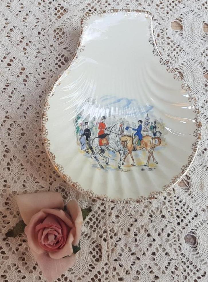Vintage Franse schelp/ vide poche met ruiters en paarden, Antiek en Kunst, Curiosa en Brocante, Ophalen of Verzenden