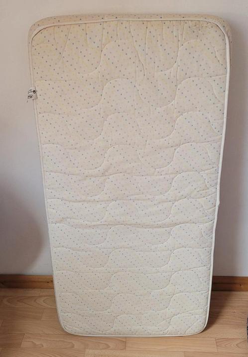 Superbe matelas bébé de la marque Kinder 60cm/120cm, Enfants & Bébés, Berceaux & Lits, Comme neuf, Enlèvement