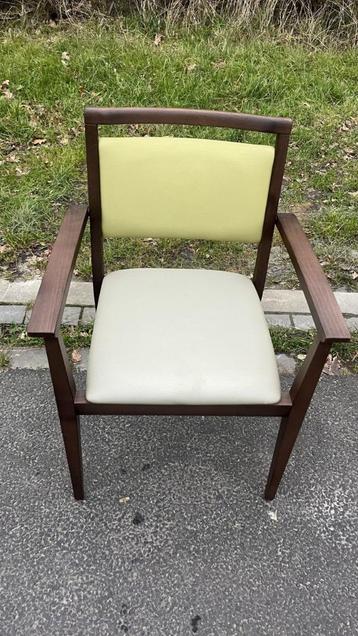 Kush en co Stoelen beschikbaar voor biedingen