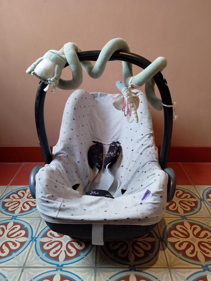 Maxi cosi - met beschermhoes en gordelbeschermers, Kinderen en Baby's, Autostoeltjes, Gebruikt, Maxi-Cosi, 0 t/m 10 kg, Isofix