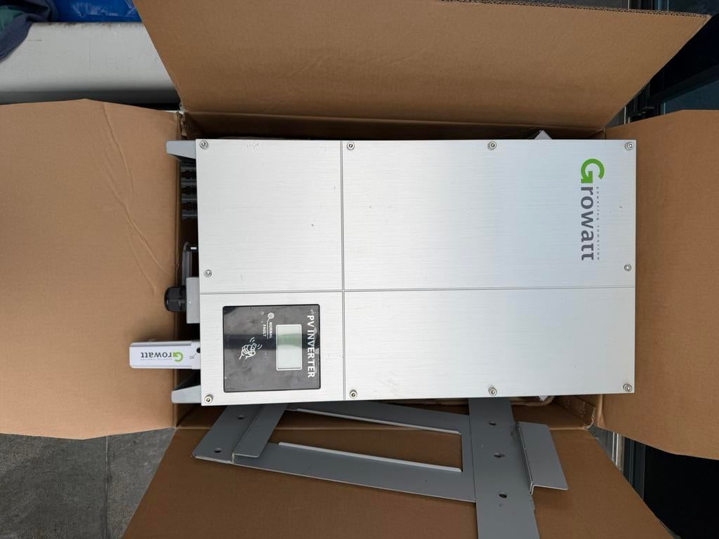 SOLIS GROWATT PER STUK 40€, Ophalen, Zo goed als nieuw