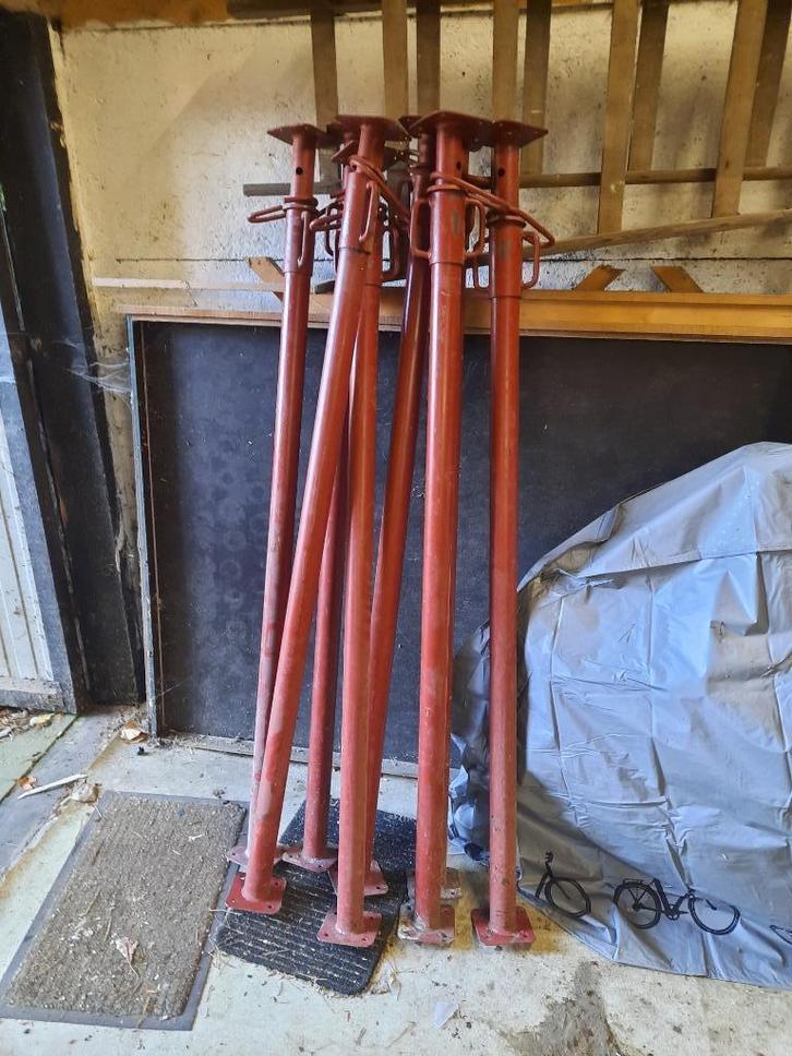 8 Bouwstutten (stippen) te koop, Doe-het-zelf en Bouw, Steigers, Zo goed als nieuw, Overige typen, 2 tot 5 meter, Ophalen