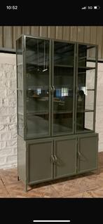BUFFETKAST exclusief  vitrine olijfgroen 142 cm breed actie, Huis en Inrichting, Kasten | Buffetkasten, Met deur(en), 100 tot 150 cm
