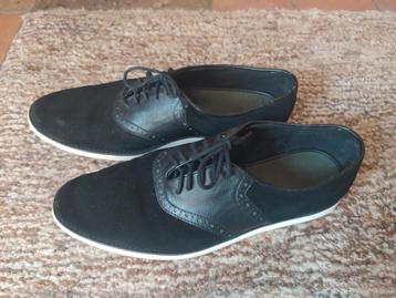 Casual schoenen
(Maat 42) beschikbaar voor biedingen