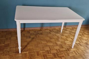 IKEA eettafel in zeer goede staat, 130x80x75cm beschikbaar voor biedingen