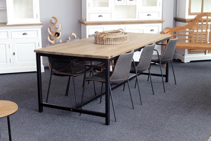 AFHAALACTIE! Oud Teak Eetkamertafel Industrieel 220cm, Huis en Inrichting, Tafels | Eettafels, Teakhout, Ophalen