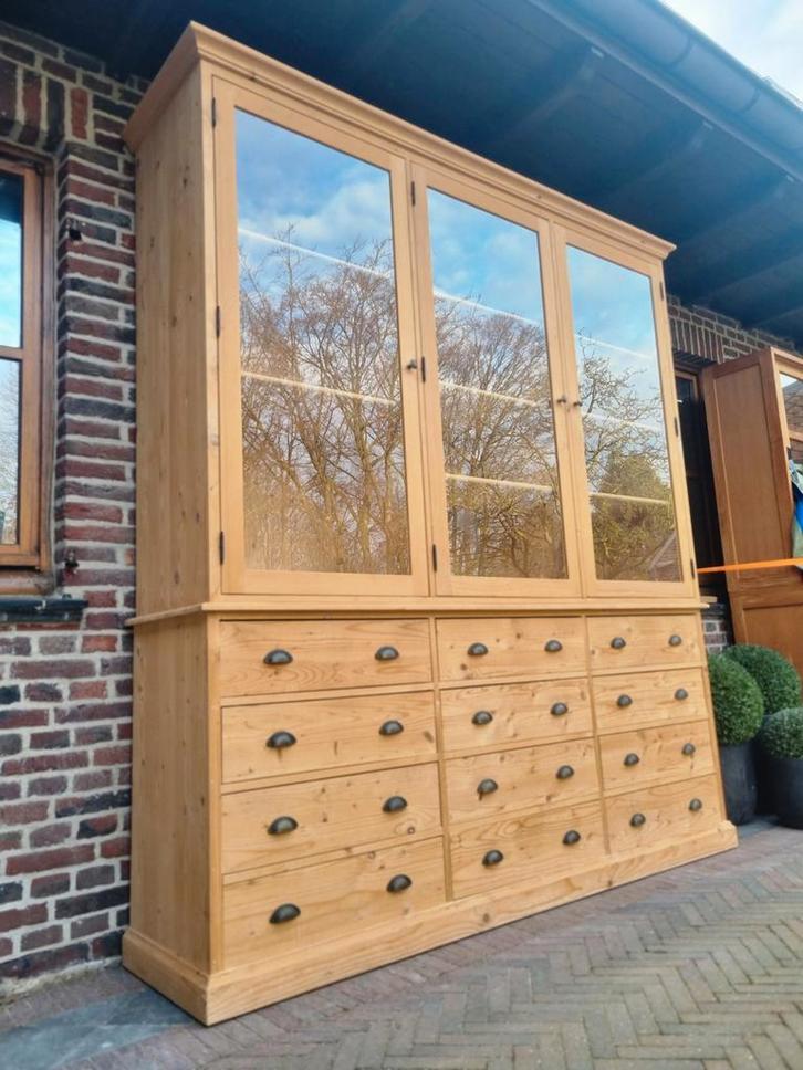 Massief houten buffetkast/vitrinekast EINDEJAARSACTIE, Huis en Inrichting, Kasten | Buffetkasten, Zo goed als nieuw, Ophalen of Verzenden