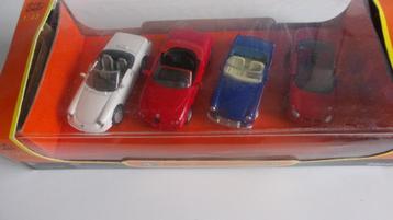 Coffret (carton) NEW RAY 1/43 2X ALFA + 2X MG.EXC.ETAT. beschikbaar voor biedingen