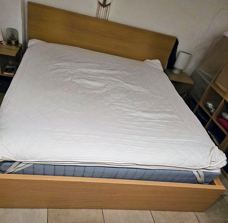 Cadre de lit Malm 180*200, matelas et deux sommiers ikea, Maison & Meubles, Chambre à coucher | Chambres à coucher complètes, Comme neuf