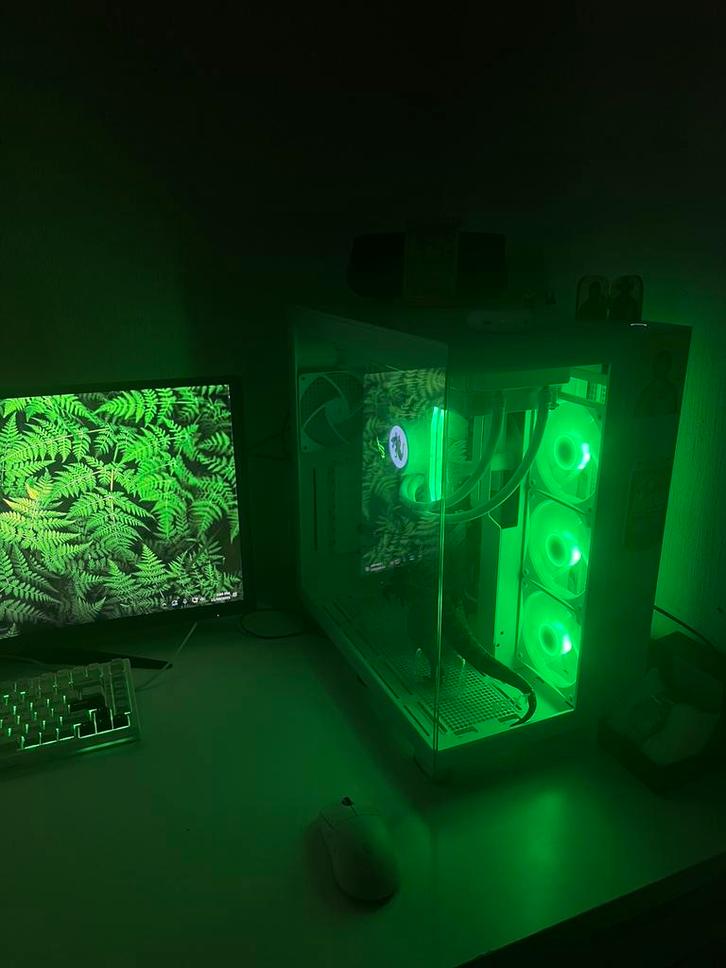 NEW white gaming pc, Computers en Software, Desktop Pc's, Zo goed als nieuw, 4 Ghz of meer, SSD, 32 GB, Gaming, Ophalen of Verzenden