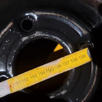 Wielen te koop  beschikbaar voor biedingen