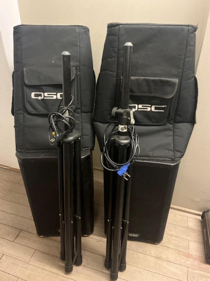 QSC KW 122 actieve luidspreker 1000w, Audio, Tv en Foto, Luidsprekerboxen, Gebruikt, Front, Rear of Stereo speakers, 120 watt of meer