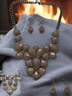 3 delige sieraden set aardetinten tweedehands, Handtassen en Accessoires, Kettingen, Verzenden, Zo goed als nieuw, Grijs, Overige materialen