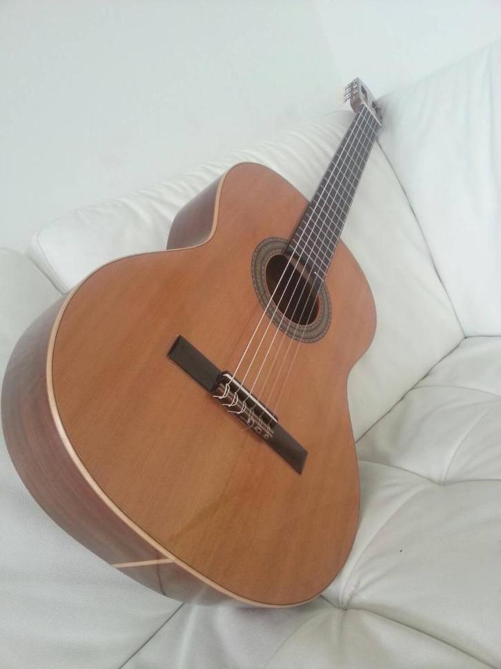 ALHAMBRA 1C  muziekschoolset van € 500,- voor  € 275,- !!!, Muziek en Instrumenten, Snaarinstrumenten | Gitaren | Akoestisch, Zo goed als nieuw