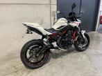 Kawasaki Z650 met sportpakket en tail tidy (bj 2022), Motoren, Motoren | Kawasaki, 2 cilinders, Bedrijf, Meer dan 35 kW, Overig