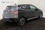 Renault Clio 3009 E-Tech Hybrid Techno AUT (bj 2023), Auto's, Renault, Stof, Gebruikt, 4 cilinders, Zwart