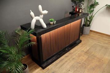 Toog-Balie-Toonbank van akoestische panelen met steigerhout beschikbaar voor biedingen
