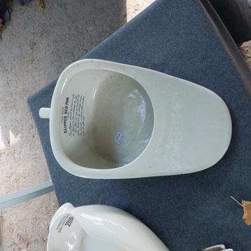 bedpan beschikbaar voor biedingen