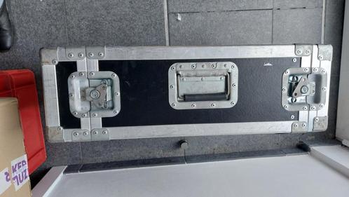 Twee flight cases 19 inch 4HU met afsluitdeksels, Informatique & Logiciels, Ordinateurs & Logiciels Autre, Utilisé, Enlèvement