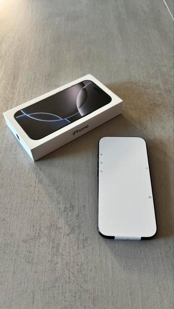 NEUF iPhone 16 Pro Black Titanium 256GB beschikbaar voor biedingen