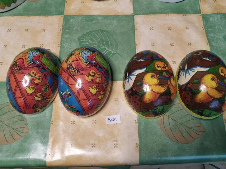 vintage papier marché paaseieren 9cm hiervan 1 stuks nog, Diversen, Pasen, Ophalen of Verzenden