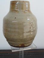 japanse vaas, hoog 14 cm, zeer hard gebakken.gemerkt, Verzenden