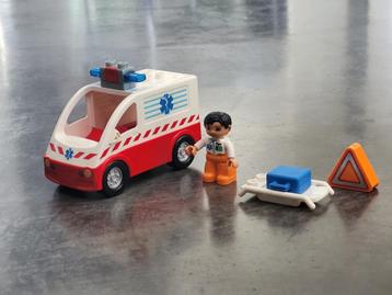 LEGO Duplo – Ambulance - Ziekenwagen beschikbaar voor biedingen