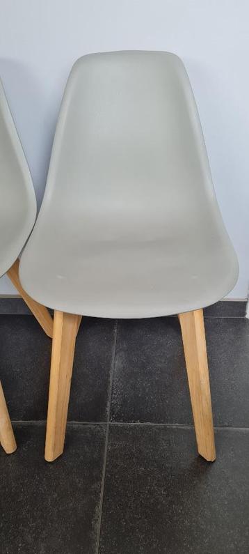 Chaises (Gris clair) beschikbaar voor biedingen