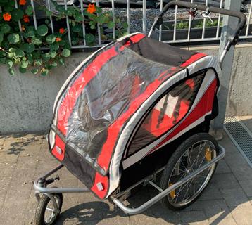 Fietskar voor 2 kinderen beschikbaar voor biedingen