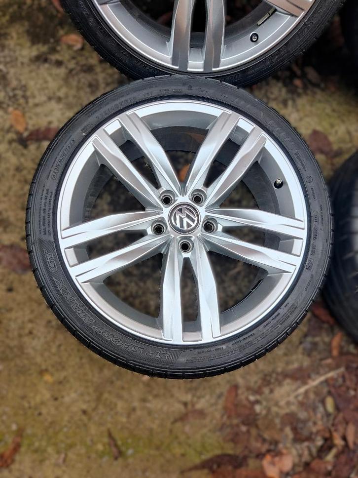 Jantes VW Durban 18 pouce avec pneus, Autos : Pièces & Accessoires, Pneus & Jantes, Pneus et Jantes, Pneus été, 18 pouces, 225 mm