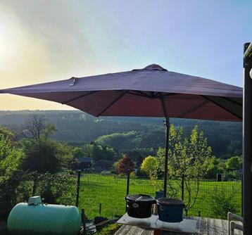 Parasol déporté 3M X 3M, Tuin en Terras, Parasols, Ophalen, Kantelbaar, Zo goed als nieuw, Stokparasol