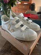 VEJA SNEAKERS wit met goud. NIEUW 40. velcro, Ophalen, Wit, Nieuw, Sneakers