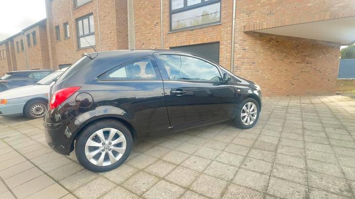 Opel Corsa 1.2i benzine* 2012*137.000km*A/C, Autos, Opel, Entreprise, Corsa, ABS, Airbags, Air conditionné, Ordinateur de bord